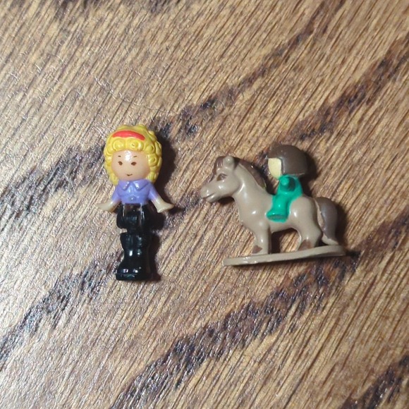 Vintage Polly Pocket Polly's Pony Club Stable '89 Bluebird Toys Compact Complete - Picture 3 of 8